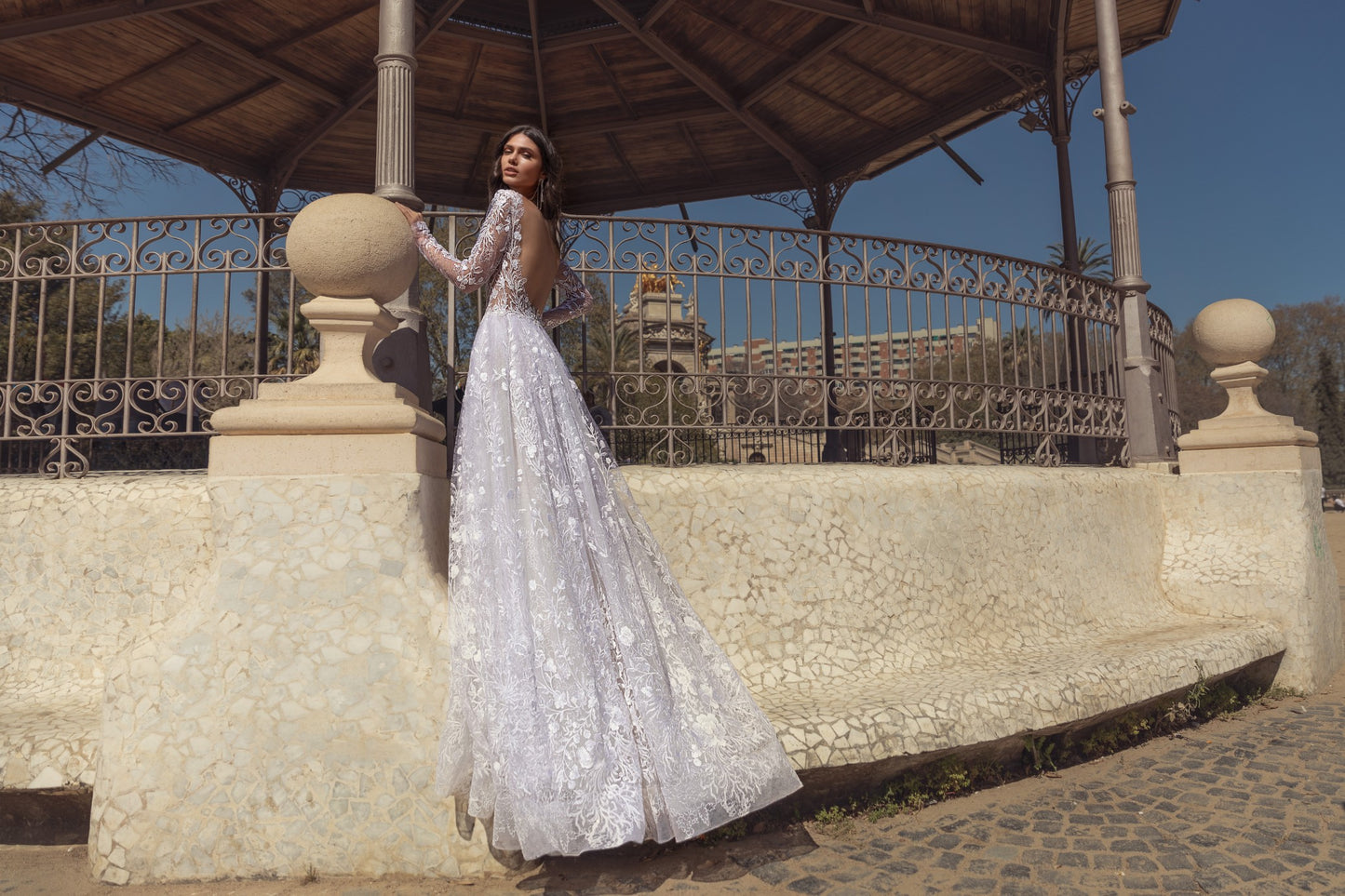 Bella Style 1801 – Luxury Bridal Gown by Julie Vino