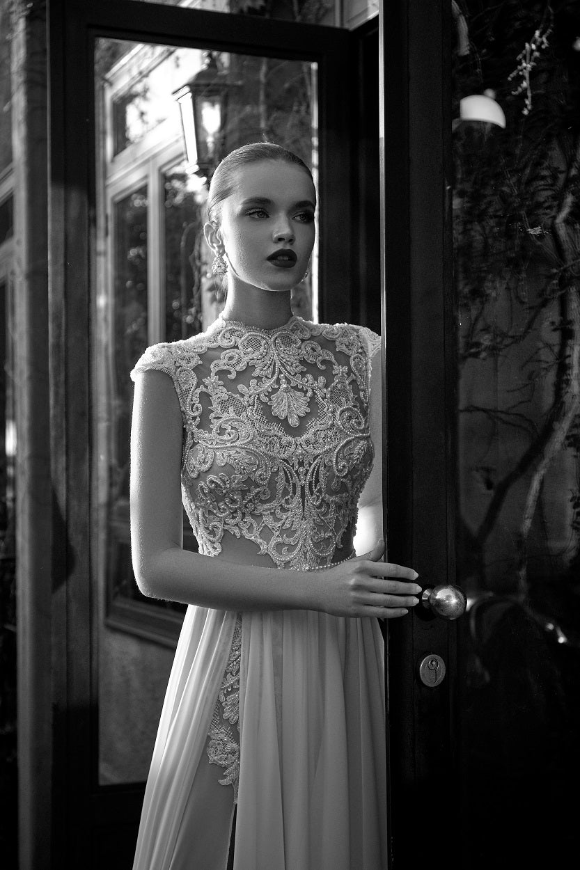 Vikki Style 1960 – Luxury Bridal Gown by Julie Vino