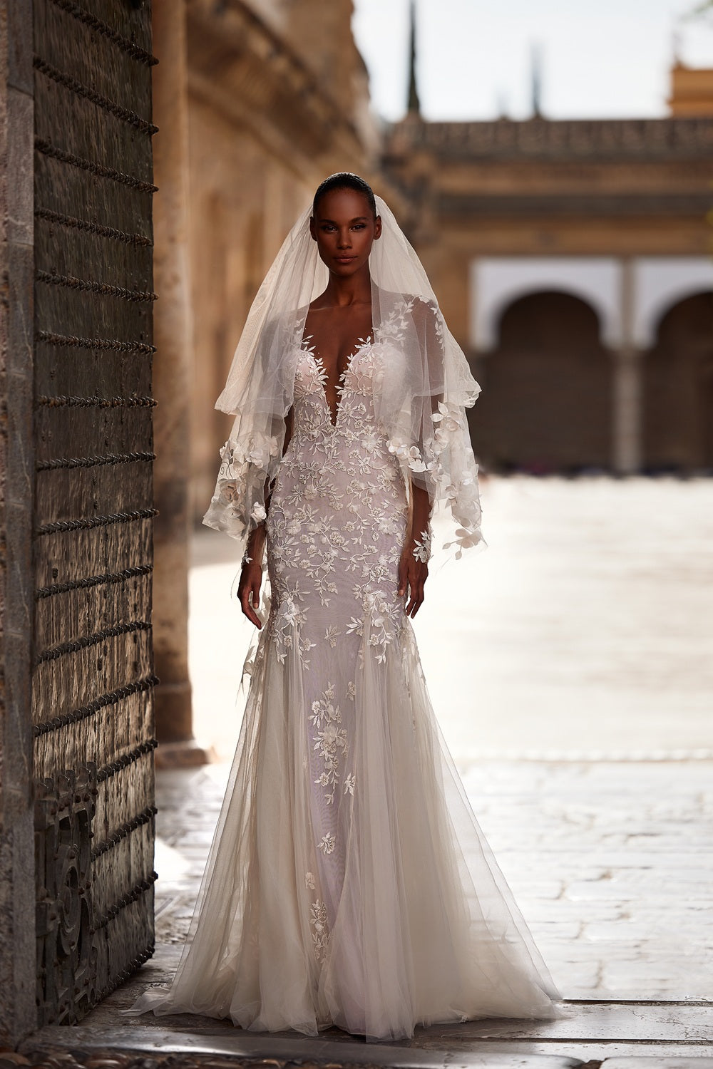 Sandy Style 2354 – Luxury Bridal Gown by Julie Vino