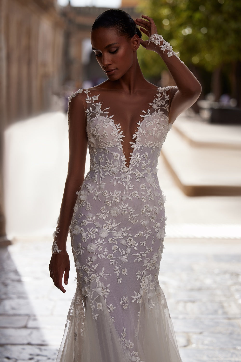 Sandy Style 2354 – Luxury Bridal Gown by Julie Vino