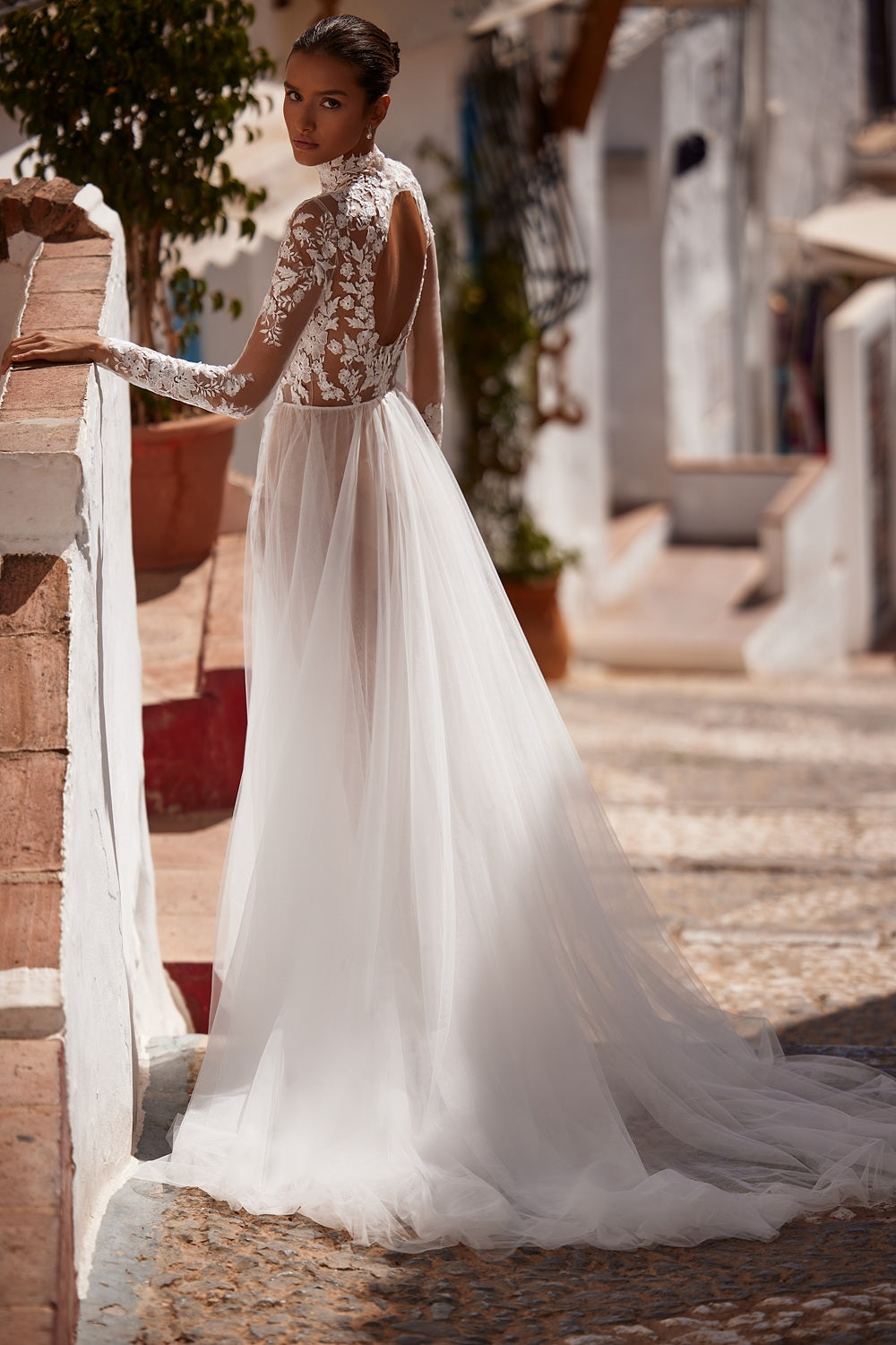 Ella Style MB23-19 – Luxury Bridal Gown by Julie Vino
